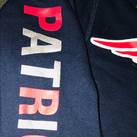 VS PINK & NFL Patriots Zip-Up Hooded Sweatshirt - Picture 5 of 7